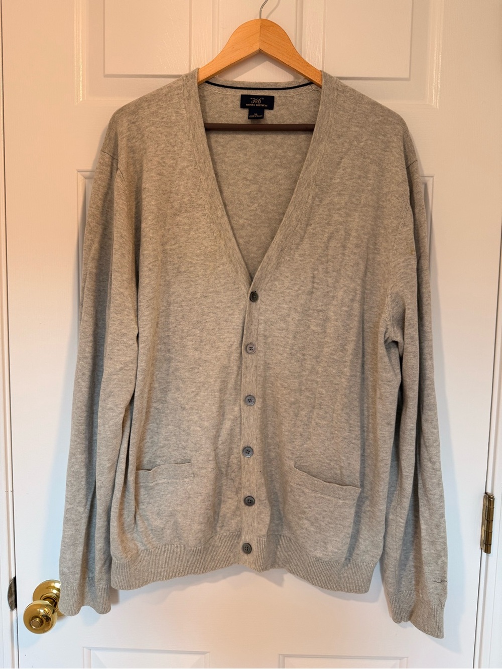 Men’s Brooks Brothers Light Gray V-Neck Button Cardigan